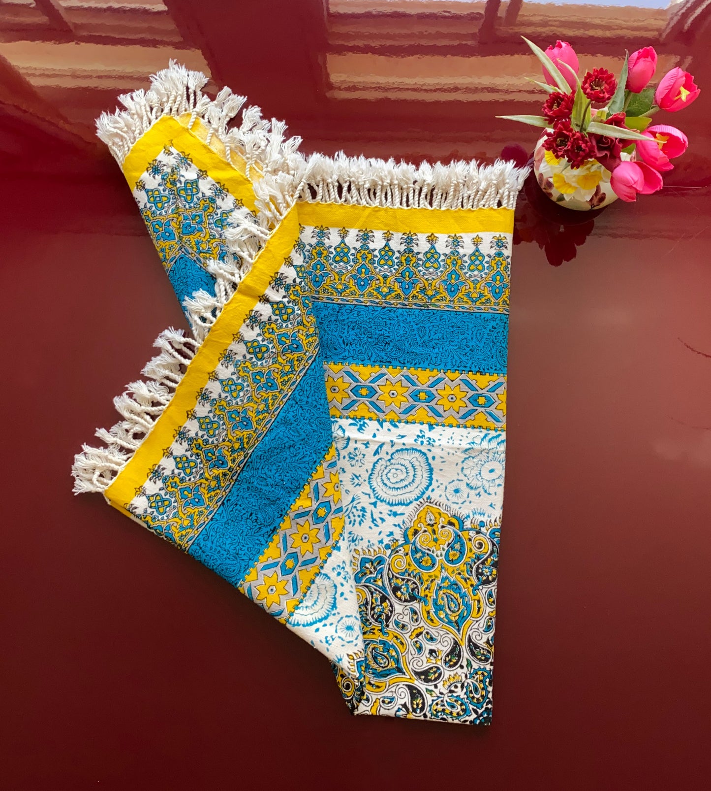 Termeh-Tischdecke (100 x 100 cm) – Ghalamkar Baumwolle | Boho Hausdekoration – Handbedruckt & Handgewebt – Blauer Sonnenstern