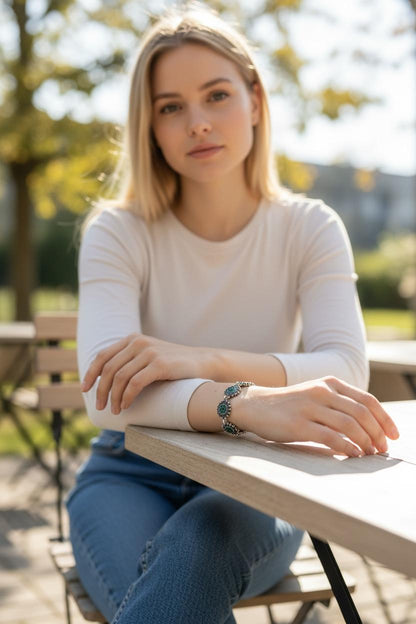 Orientalisches Armband mit Blütenmuster | Smaragdgrün & Silber | Boho Schmuck Damen