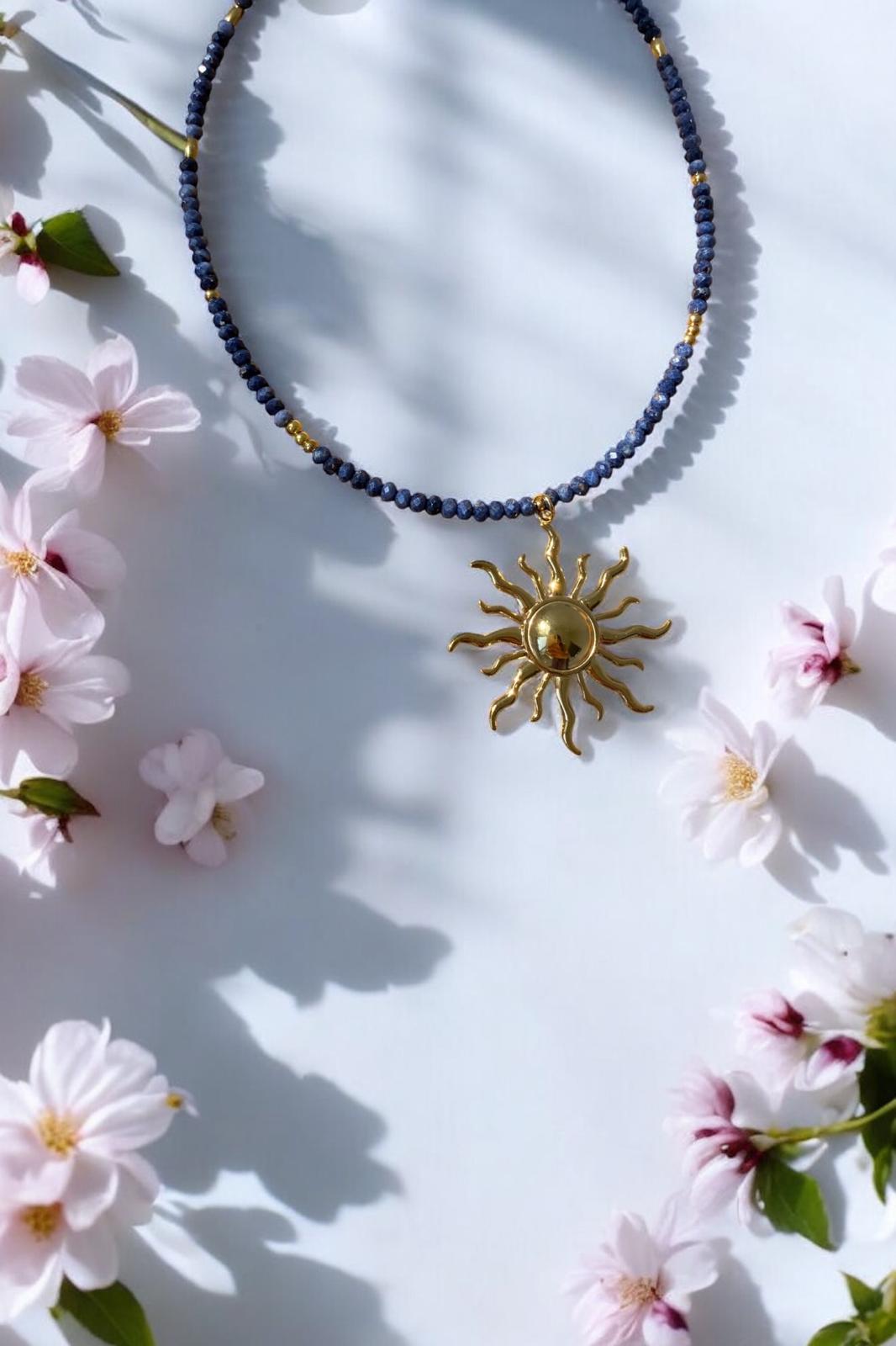 Naturstein Halskette mit Sonnen-Anhänger | Handgefertigt aus Edelstahl