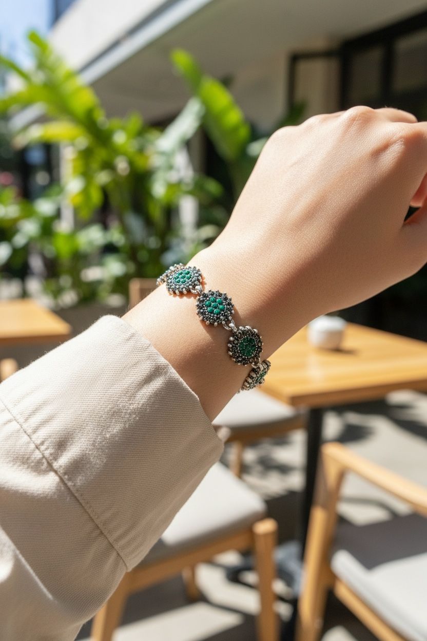 Orientalisches Armband mit Blütenmuster | Smaragdgrün & Silber | Boho Schmuck Damen