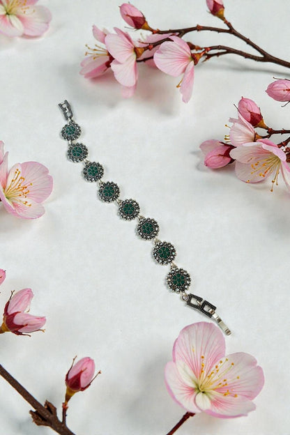 Orientalisches Armband mit Blütenmuster | Smaragdgrün & Silber | Boho Schmuck Damen