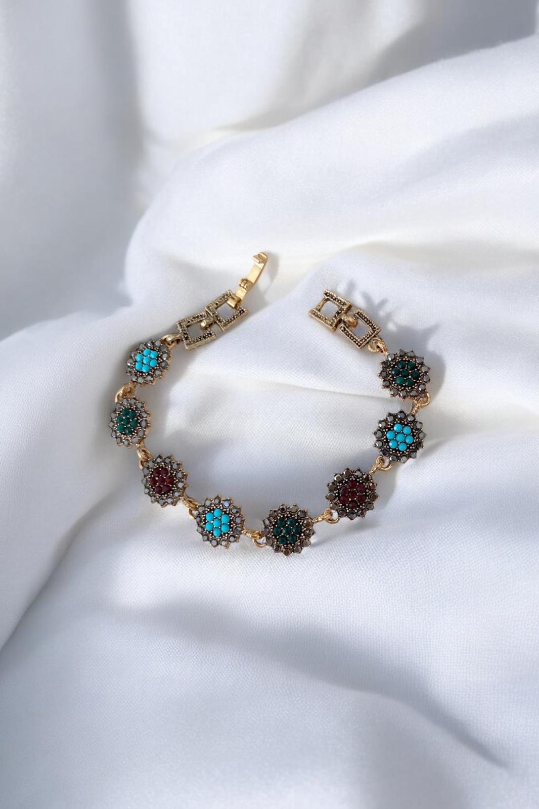 Boho Armband mit orientalischem Muster | Türkis Rot Grün | Goldfarbener Schmuck