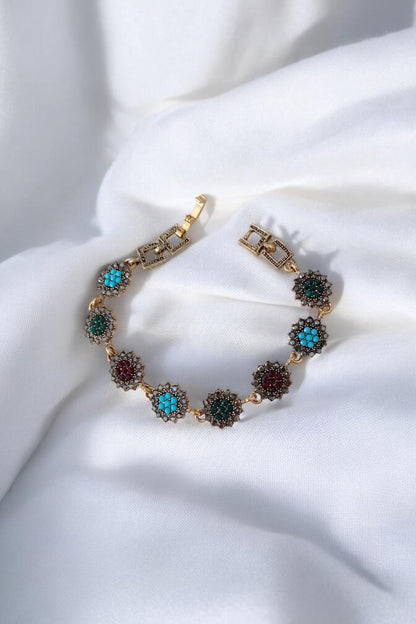 Boho Armband mit orientalischem Muster | Türkis Rot Grün | Goldfarbener Schmuck