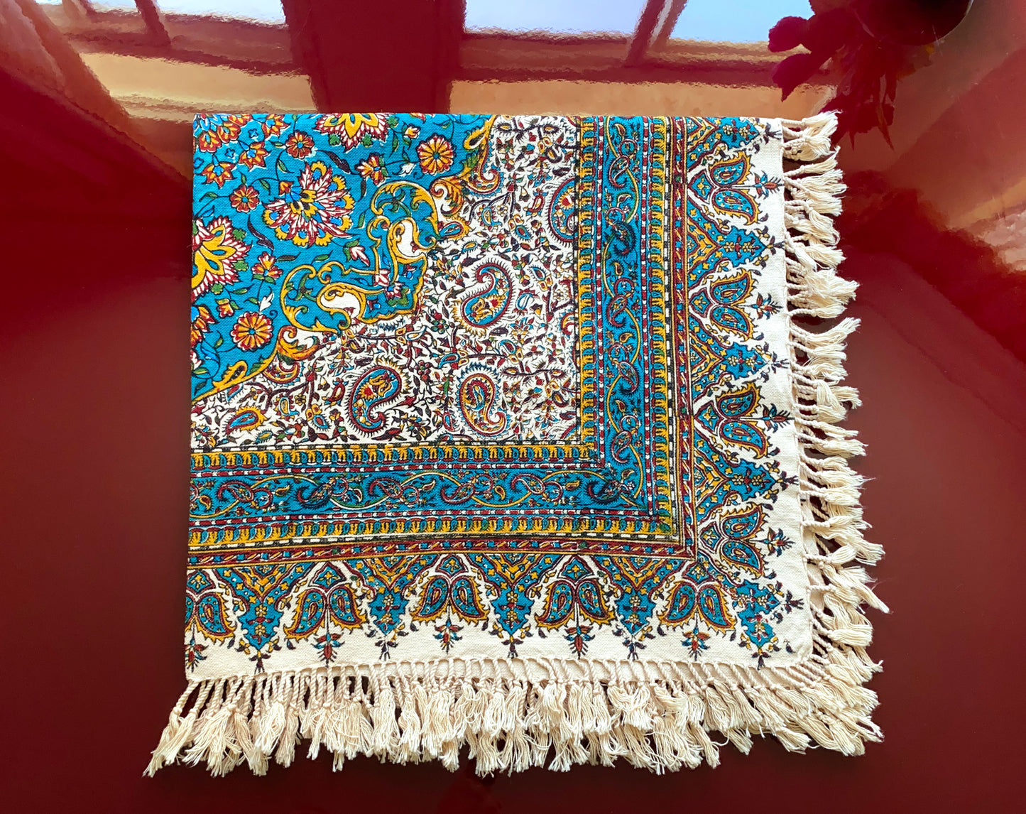 Termeh-Tischdecke (80 x 80 cm) – Ghalamkar Baumwolle | Boho Hausdekoration – Handbedruckt & Handgewebt – Türkisblauer Gartenzauber