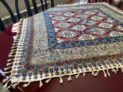 Termeh-Tischdecke (100 x 100 cm) – Ghalamkar Baumwolle | Boho Hausdekoration – Handbedruckt & Handgewebt – Granatrote Mosaikblüte