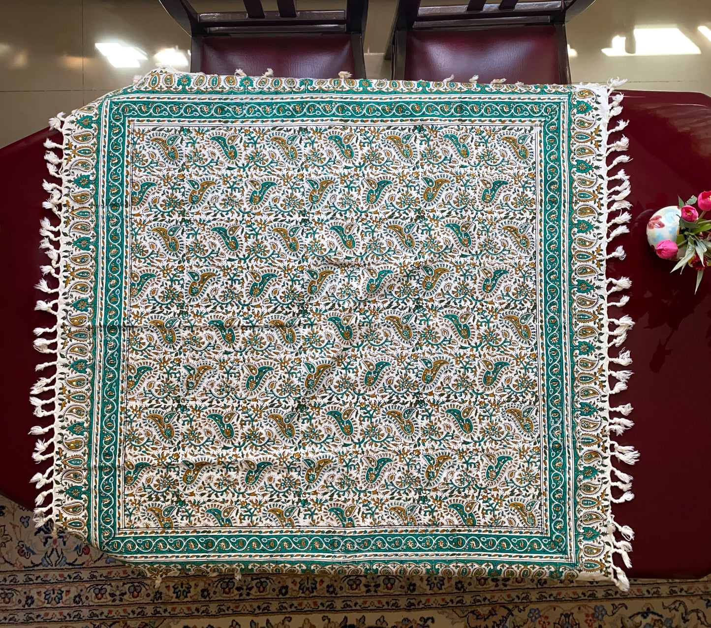 Termeh-Tischdecke (100 x 100 cm) – Ghalamkar Baumwolle | Boho Hausdekoration – Handbedruckt & Handgewebt – Smaragd-Paisley