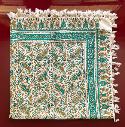 Termeh-Tischdecke (100 x 100 cm) – Ghalamkar Baumwolle | Boho Hausdekoration – Handbedruckt & Handgewebt – Smaragd-Paisley