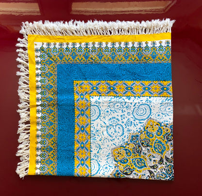 Termeh-Tischdecke (100 x 100 cm) – Ghalamkar Baumwolle | Boho Hausdekoration – Handbedruckt & Handgewebt – Blauer Sonnenstern