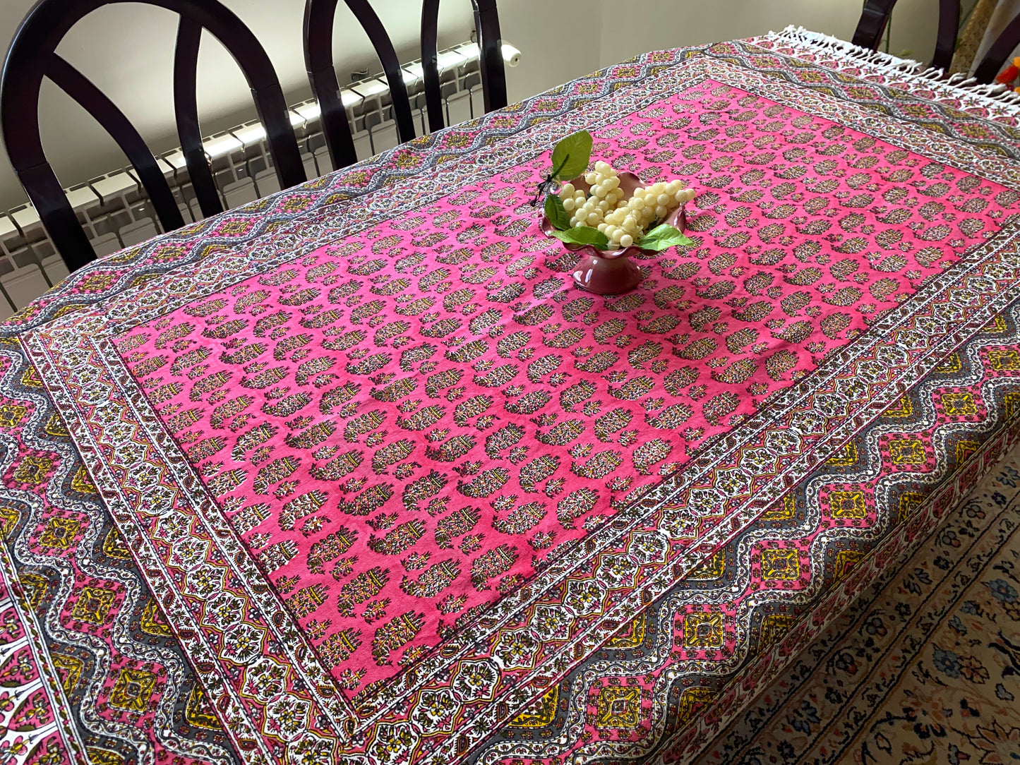 Termeh-Tischdecke (150 x 100 cm) – Ghalamkar Baumwolle | Boho Hausdekoration – Handbedruckt & Handgewebt – Pinke Lebensbäume