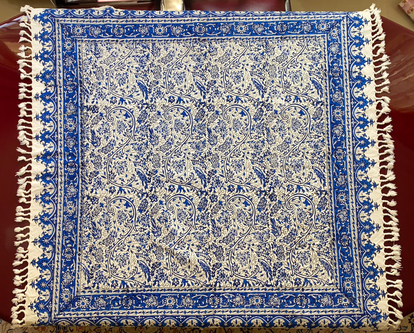 Termeh-Tischdecke (100 x 100 cm) – Ghalamkar Baumwolle | Boho Hausdekoration – Handbedruckt & Handgewebt – Blauer Blütenhauch