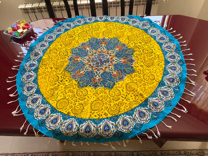 Rund-Tischdecke (100 x 100 cm) – Ghalamkar Baumwolle | Boho Hausdekoration – Sonnengelb & Türkis mit Mandala-Muster