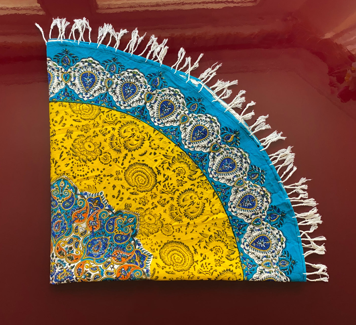 Rund-Tischdecke (100 x 100 cm) – Ghalamkar Baumwolle | Boho Hausdekoration – Sonnengelb & Türkis mit Mandala-Muster