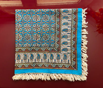 Termeh-Tischdecke (100 x 100 cm) – Ghalamkar Baumwolle | Boho Hausdekoration – Geometrischer Orient in Türkis & Ocker