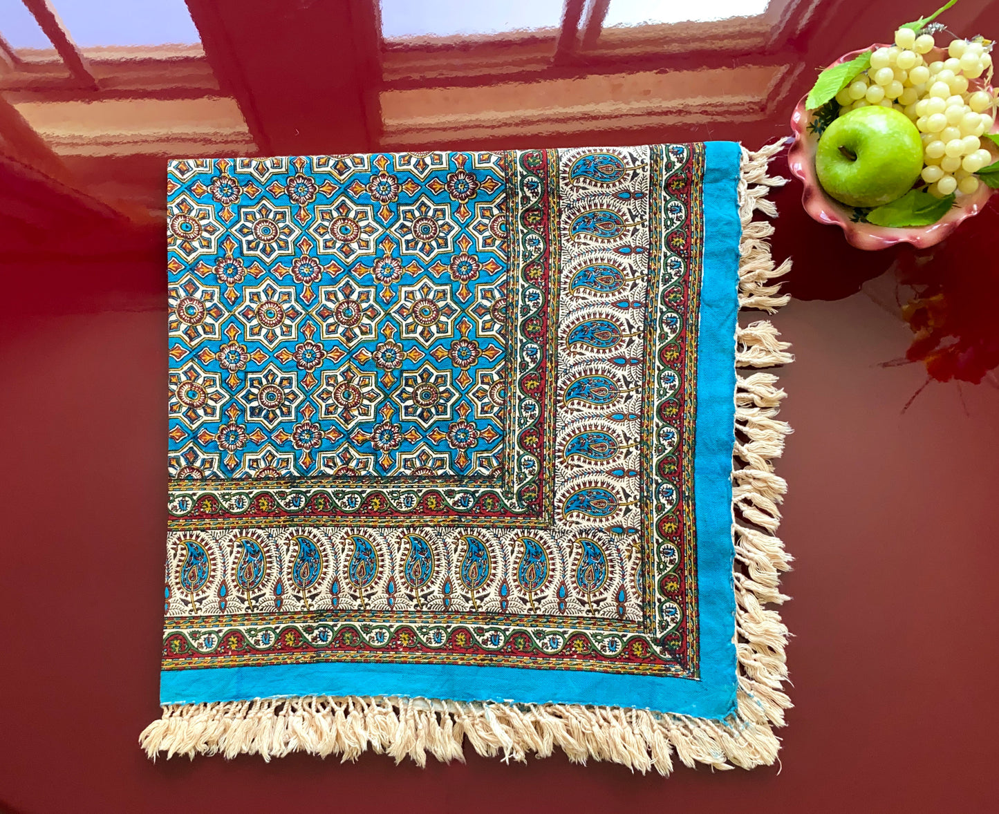 Termeh-Tischdecke (100 x 100 cm) – Ghalamkar Baumwolle | Boho Hausdekoration – Geometrischer Orient in Türkis & Ocker