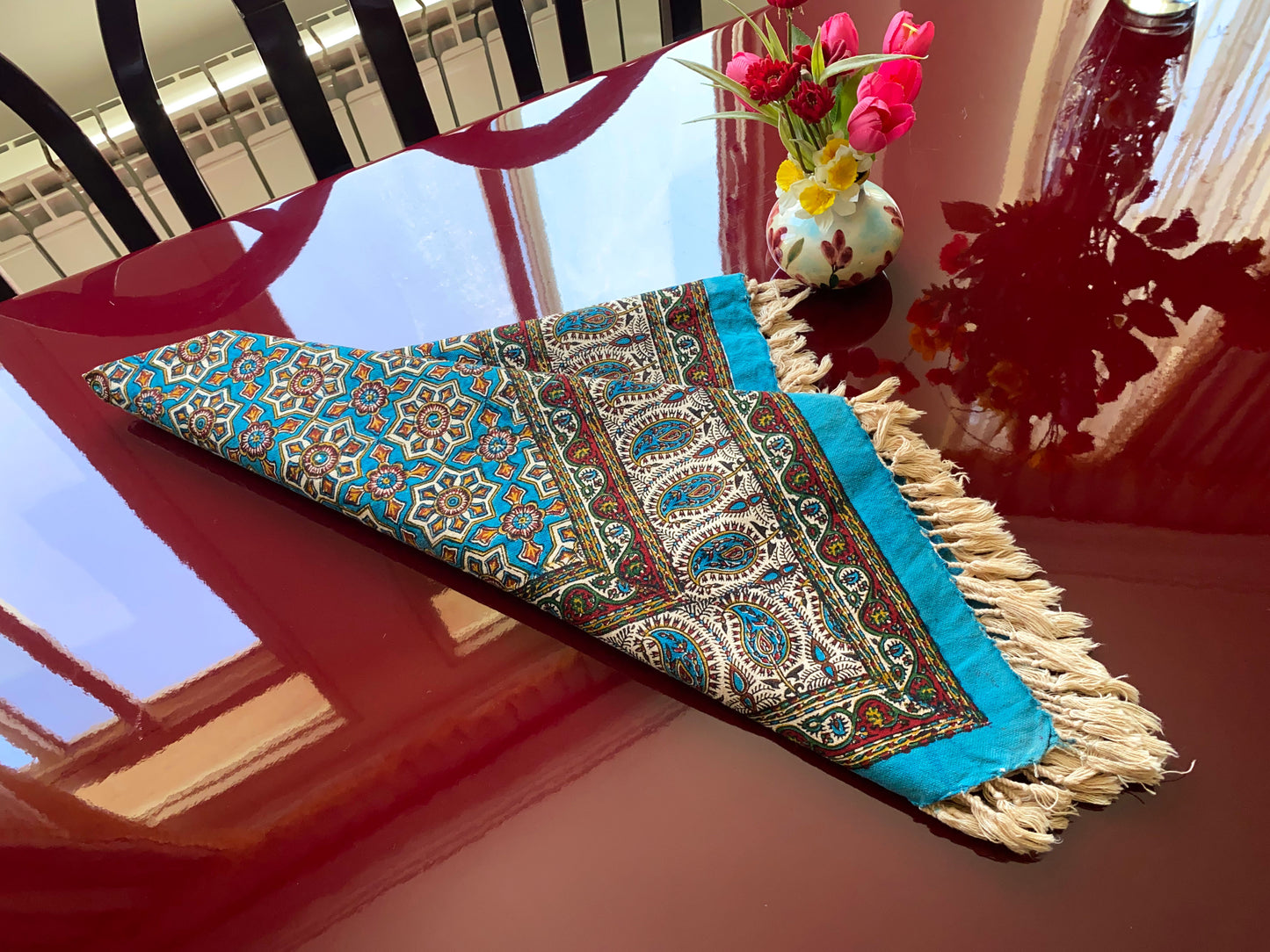 Termeh-Tischdecke (100 x 100 cm) – Ghalamkar Baumwolle | Boho Hausdekoration – Geometrischer Orient in Türkis & Ocker