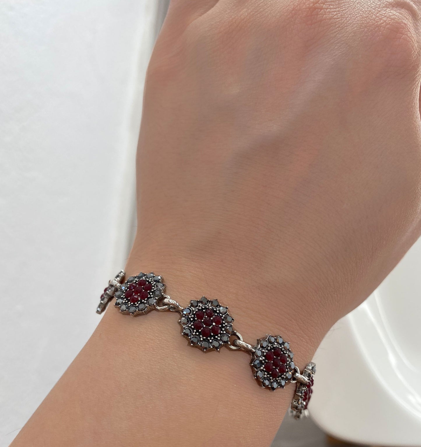 Orientalisches Armband mit Blütenmuster | Dunkelrot & Silber | Vintage Boho Schmuck
