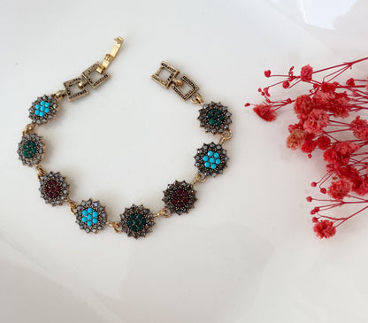 Boho Armband mit orientalischem Muster | Türkis Rot Grün | Goldfarbener Schmuck