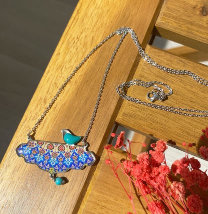 Kette mit orientalischem Muster & Vogel – Handgefertigt aus Edelstahl & Emaille