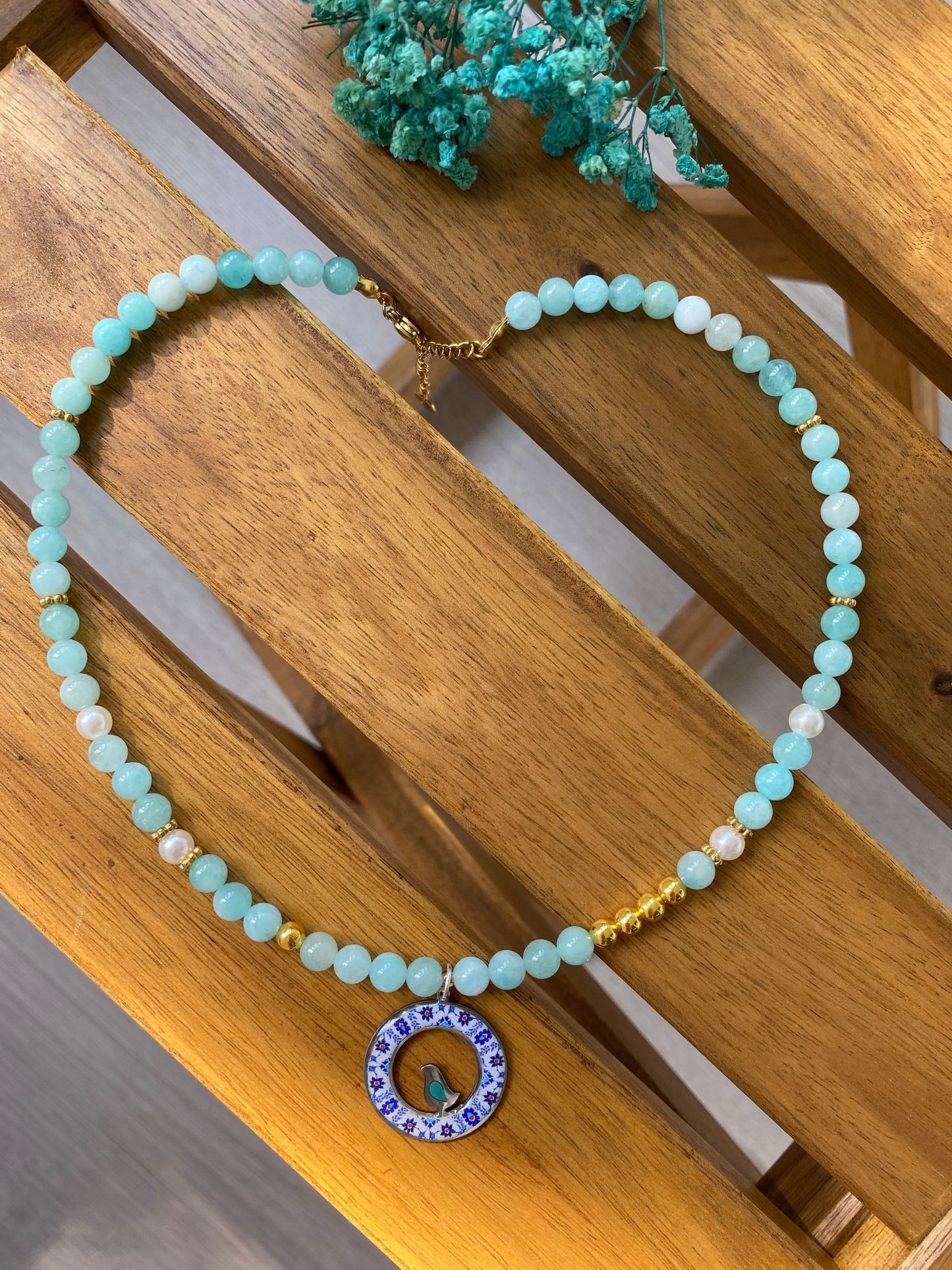 Naturstein Halskette mit orientalischem Anhänger & Vogelmotiv | Handgefertigt aus Edelstahl