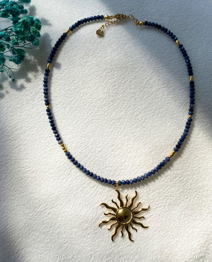 Naturstein Halskette mit Sonnen-Anhänger | Handgefertigt aus Edelstahl