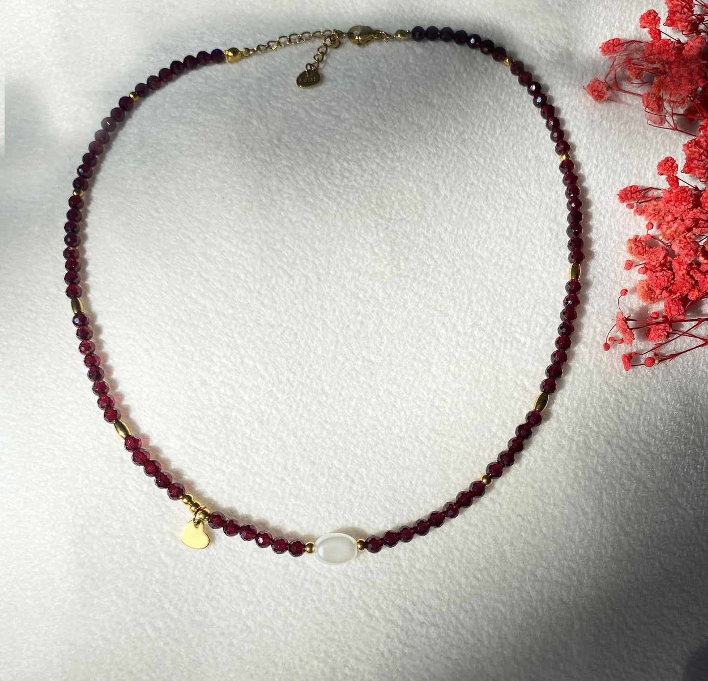 Naturstein Halskette mit kleinem Herz-Anhänger | Handgefertigt, Edelstahl & Naturstein