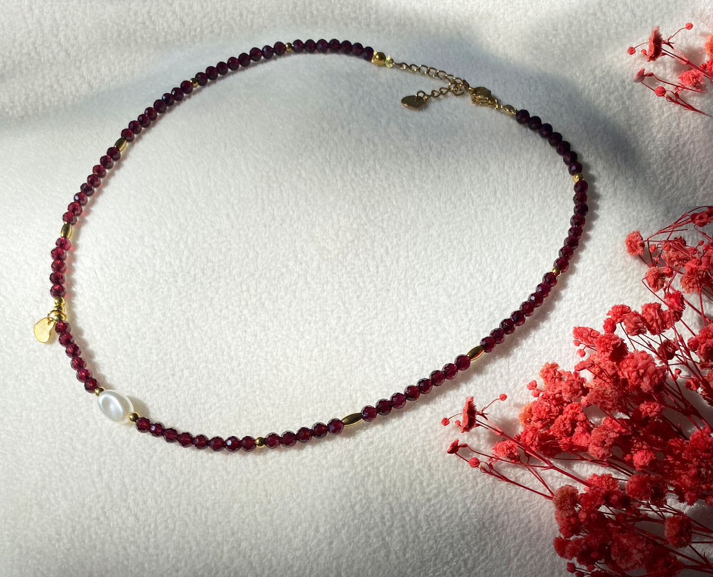 Naturstein Halskette mit kleinem Herz-Anhänger | Handgefertigt, Edelstahl & Naturstein