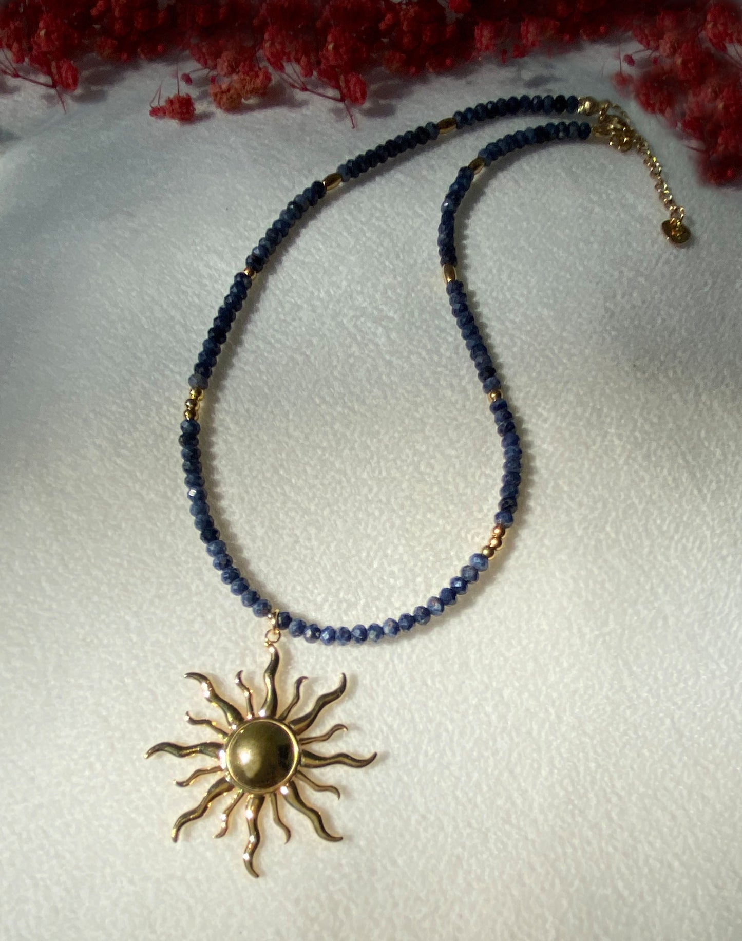 Naturstein Halskette mit Sonnen-Anhänger | Handgefertigt aus Edelstahl