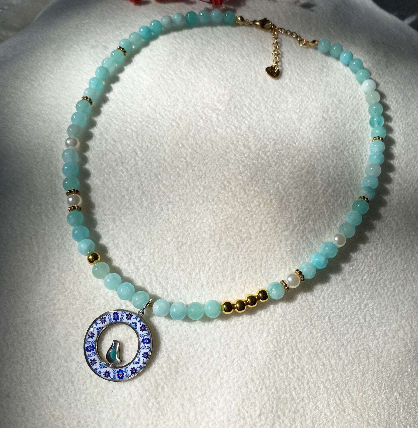 Naturstein Halskette mit orientalischem Anhänger & Vogelmotiv | Handgefertigt aus Edelstahl